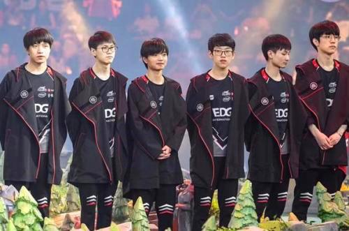 运篮球队的 运篮球队的